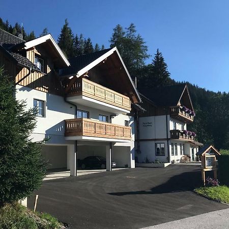 Apartamento Platzhirsch Haus im Ennstal Exterior foto