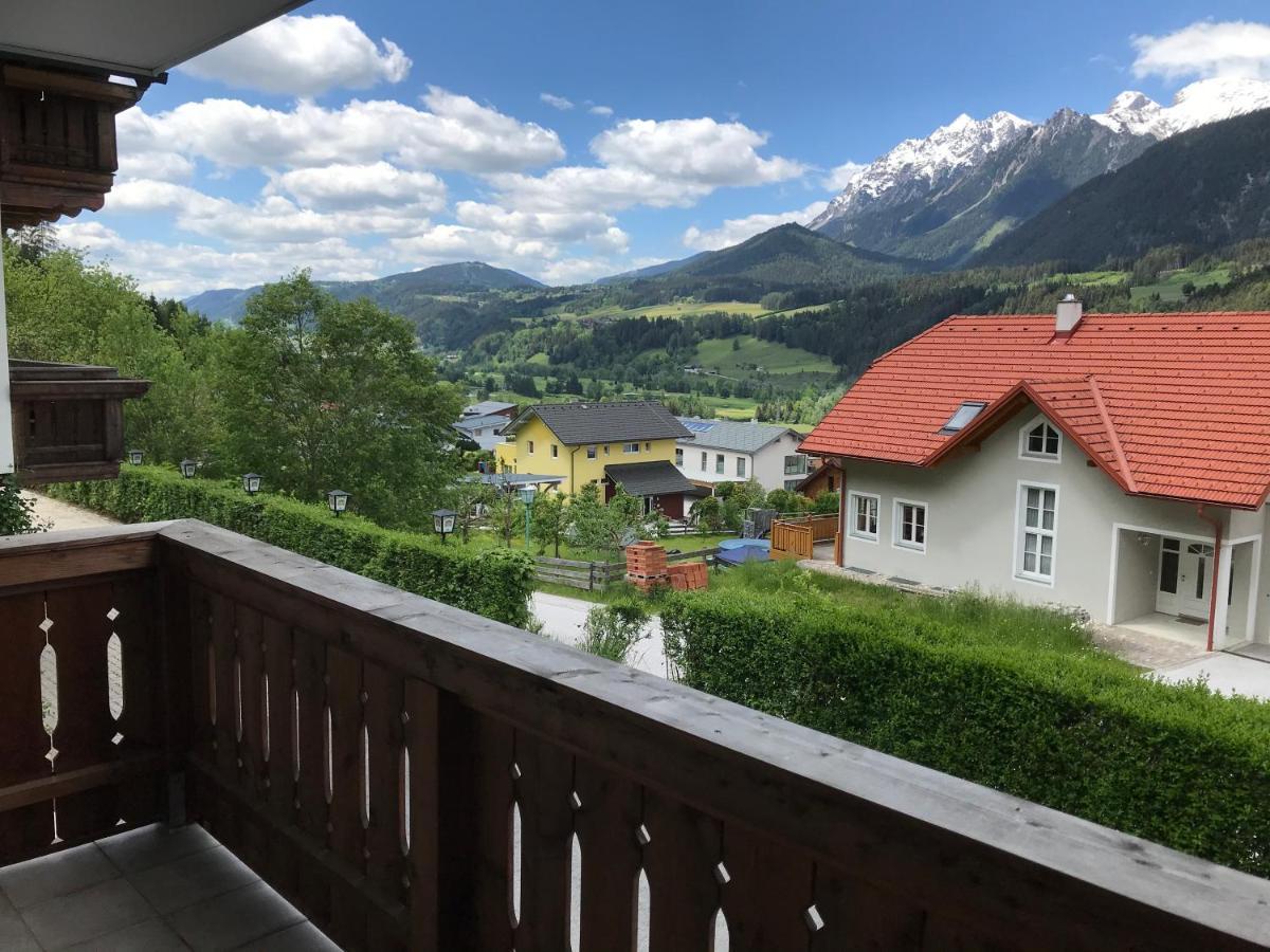 Apartamento Platzhirsch Haus im Ennstal Exterior foto