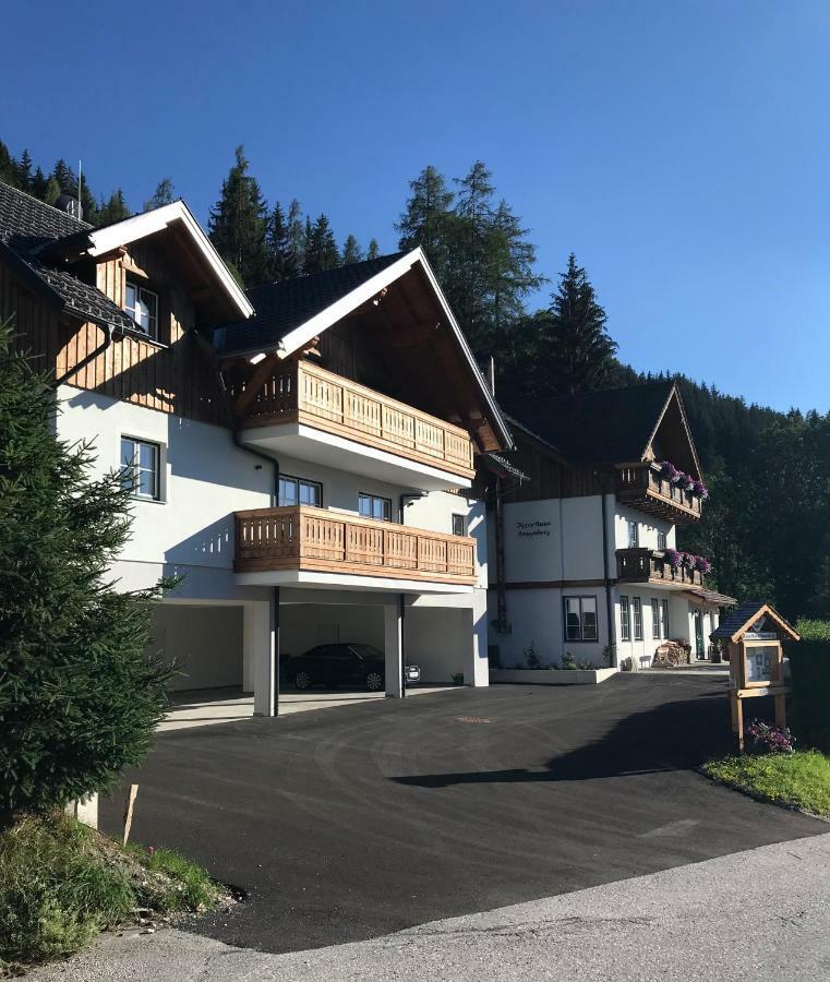 Apartamento Platzhirsch Haus im Ennstal Exterior foto